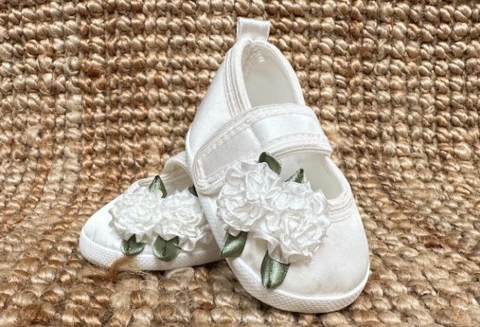 Baletki satynowe Ivory z kwiatami ecru 130SE/EE