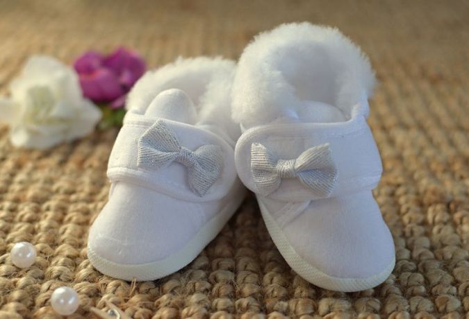 Trzewiki zimowe WB ze srebrną kokardą.JPG